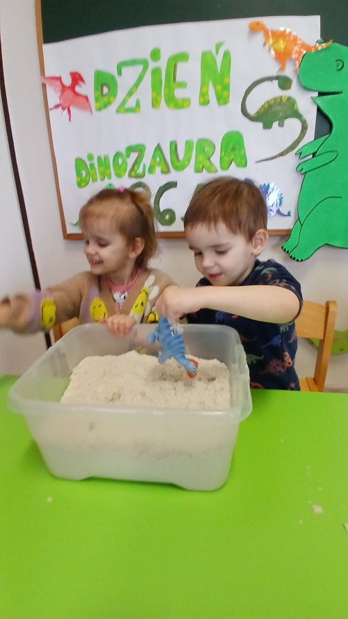 Dzien-dinozaura-20be24a5b8806319b8.jpg