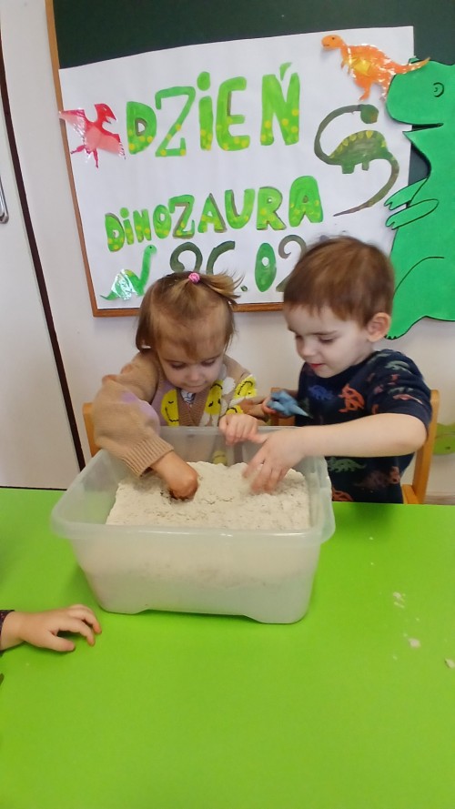 Dzien-dinozaura-2315eeff9d4576caf9.jpg