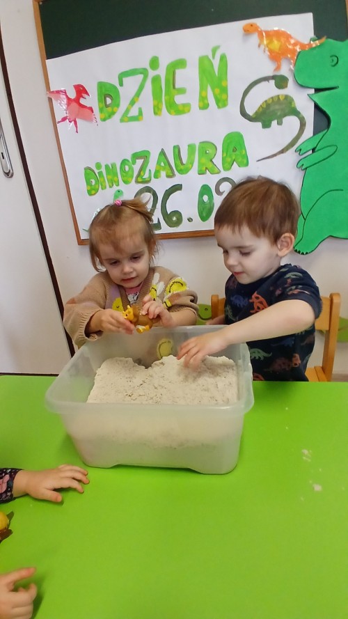 Dzien-dinozaura-2450855984e92619a7.jpg